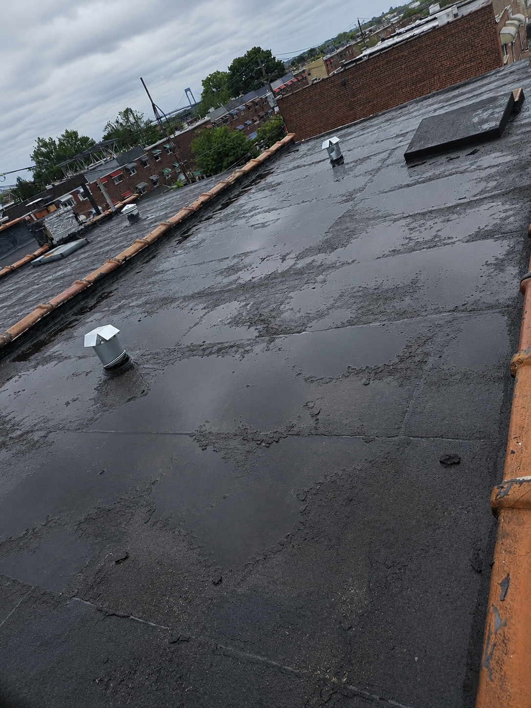 Flat roof before repair.